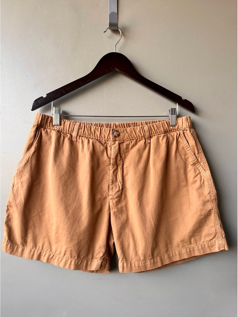 Chubbies Men’s 5 inch Khakinator Shorts Dark Khaki Size XL 100% Cotton